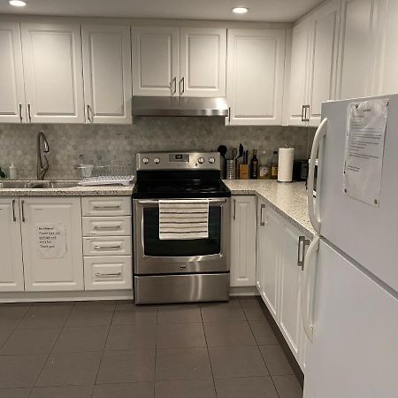 Yonge And Finch Subway !S Spacious And Modern Private Bd With Shared Bathroom Toronto Buitenkant foto